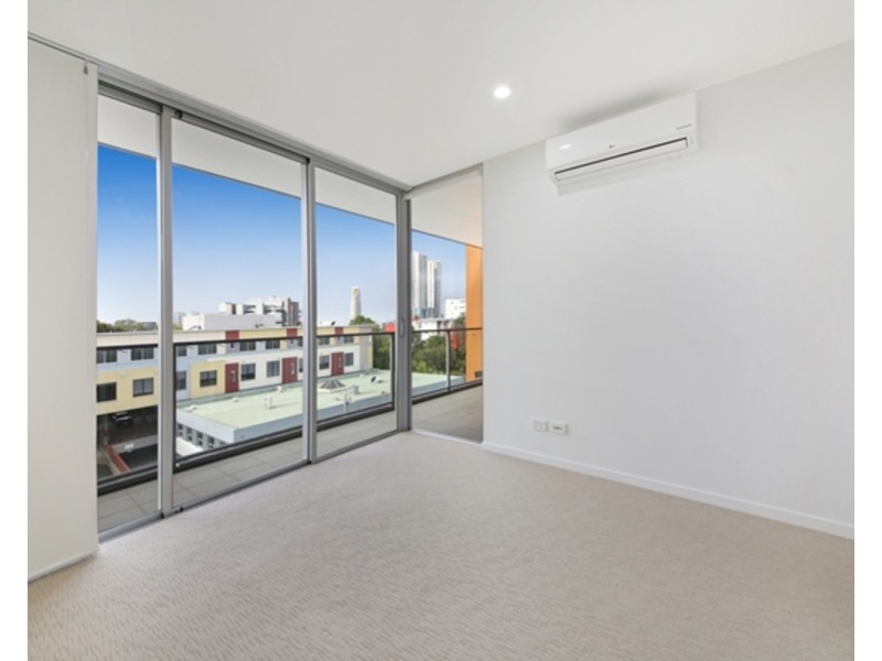 502/26 Spendelove Avenue, Southport QLD 4215