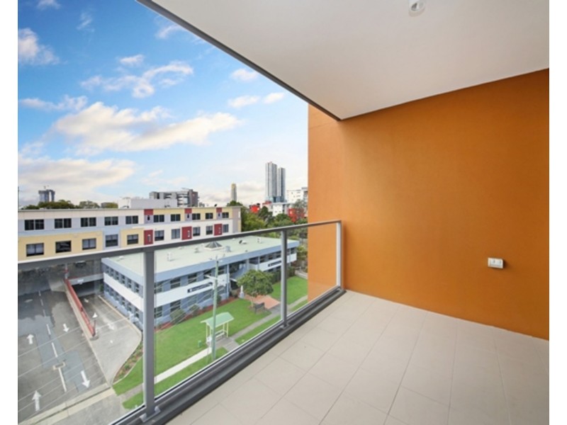 502/26 Spendelove Avenue, Southport QLD 4215