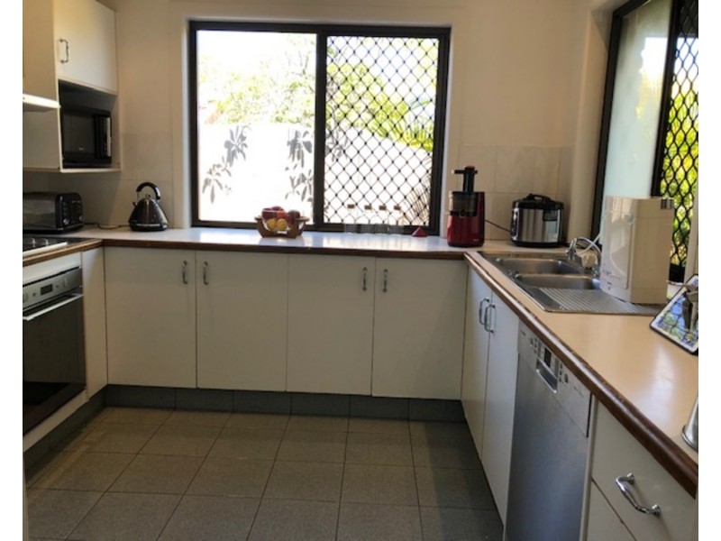 7 Madsen Place, Southport QLD 4215