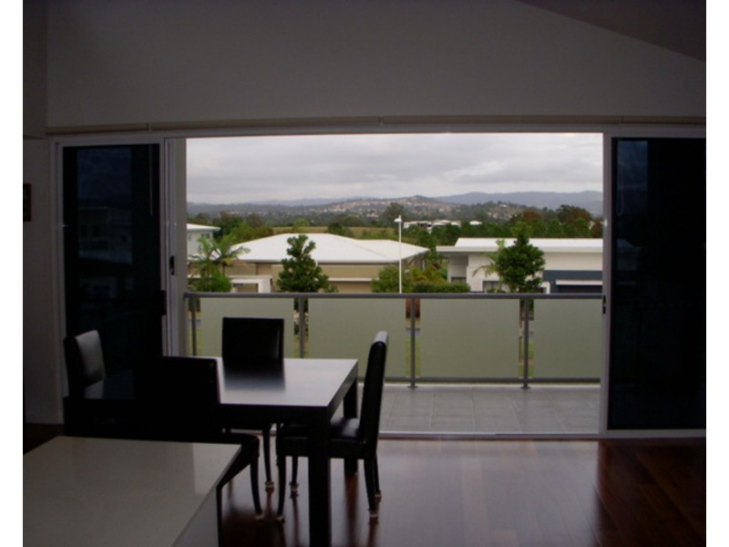 1008 Lakeview Terrace, Benowa QLD 4217