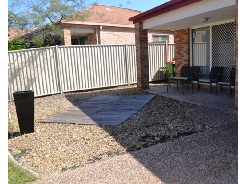1/5 Tanias Place, Labrador QLD 4215