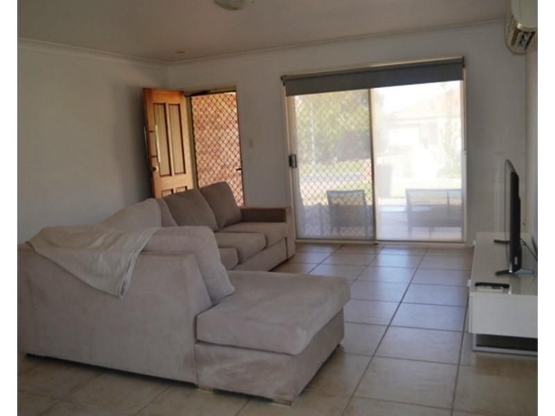 1/5 Tanias Place, Labrador QLD 4215