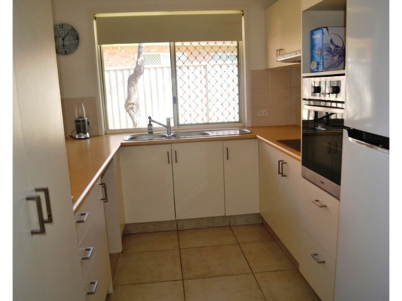 1/5 Tanias Place, Labrador QLD 4215