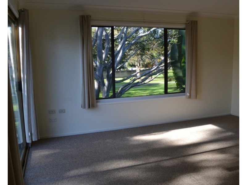 2/2 Ellen Street, Southport QLD 4215