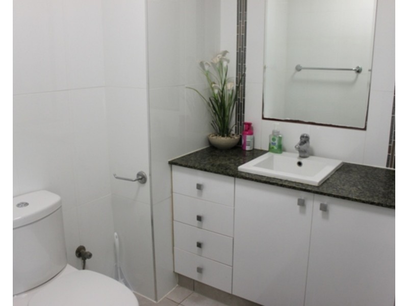 3/36 Chester Terrace, Southport QLD 4215