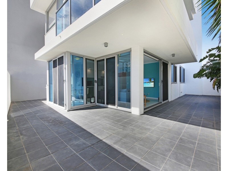 209/20 Labrador Street, Labrador QLD 4215