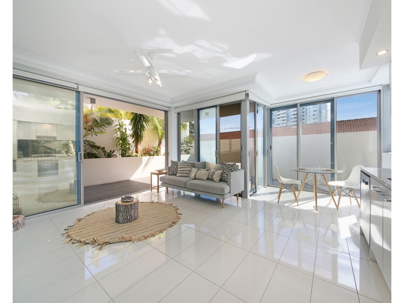 209/20 Labrador Street, Labrador QLD 4215