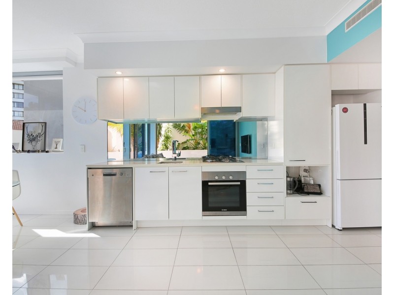 209/20 Labrador Street, Labrador QLD 4215