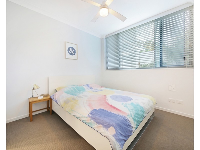 209/20 Labrador Street, Labrador QLD 4215