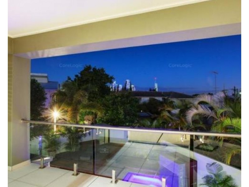 12 Kapala Street, Southport QLD 4215