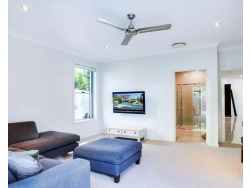 12 Kapala Street, Southport QLD 4215