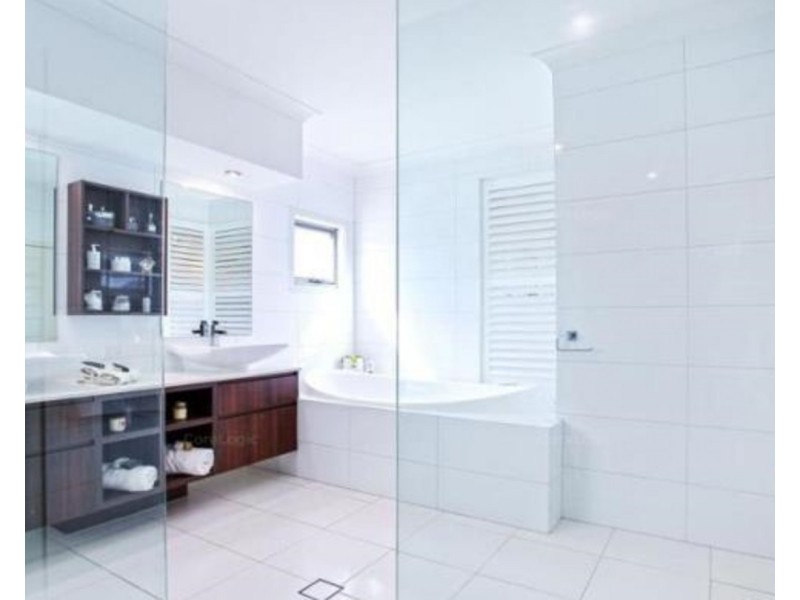 12 Kapala Street, Southport QLD 4215