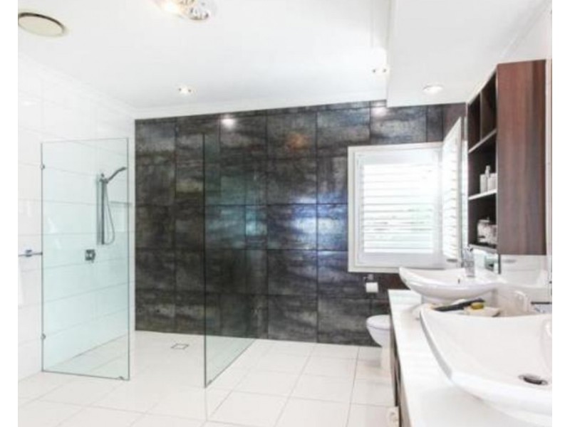 12 Kapala Street, Southport QLD 4215