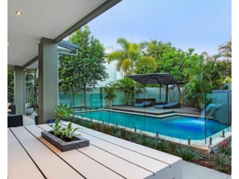 12 Kapala Street, Southport QLD 4215