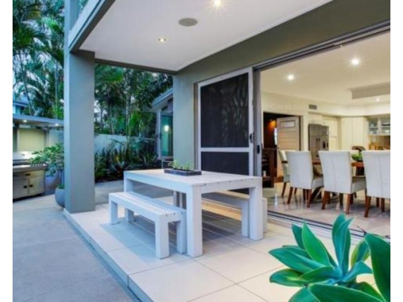 12 Kapala Street, Southport QLD 4215