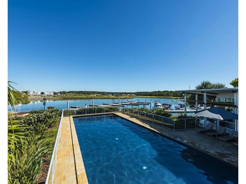3 Mayfair Lane, Hope Island QLD 4212