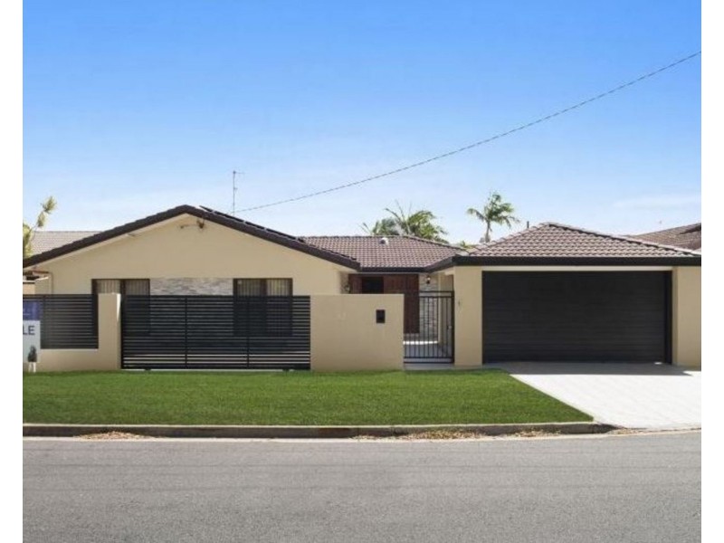 12 Gibraltar Drive, Isle Of Capri QLD 4217
