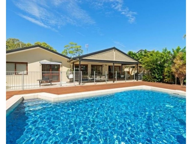 12 Gibraltar Drive, Isle Of Capri QLD 4217