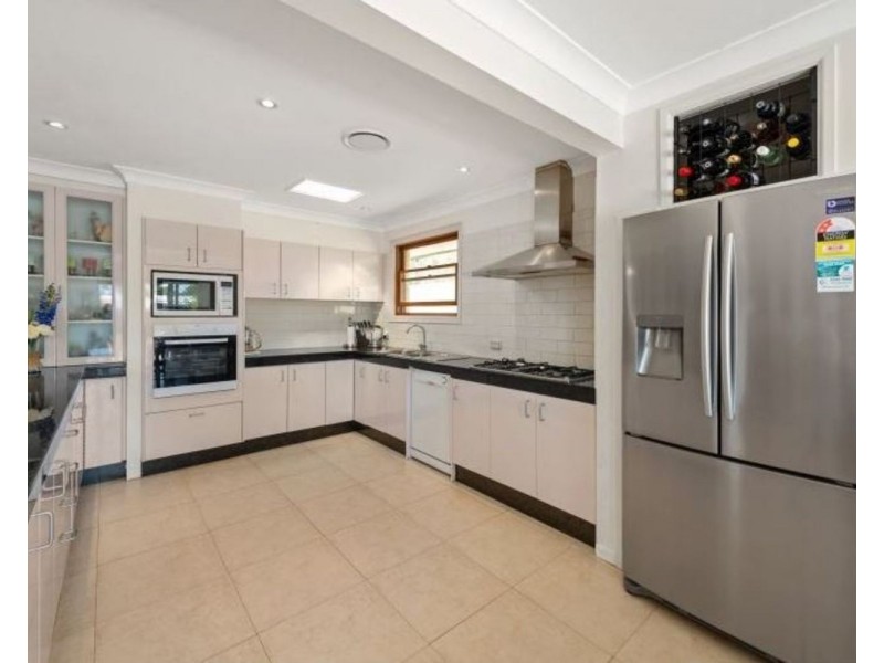 12 Gibraltar Drive, Isle Of Capri QLD 4217