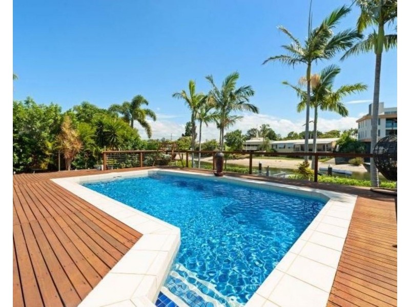 12 Gibraltar Drive, Isle Of Capri QLD 4217