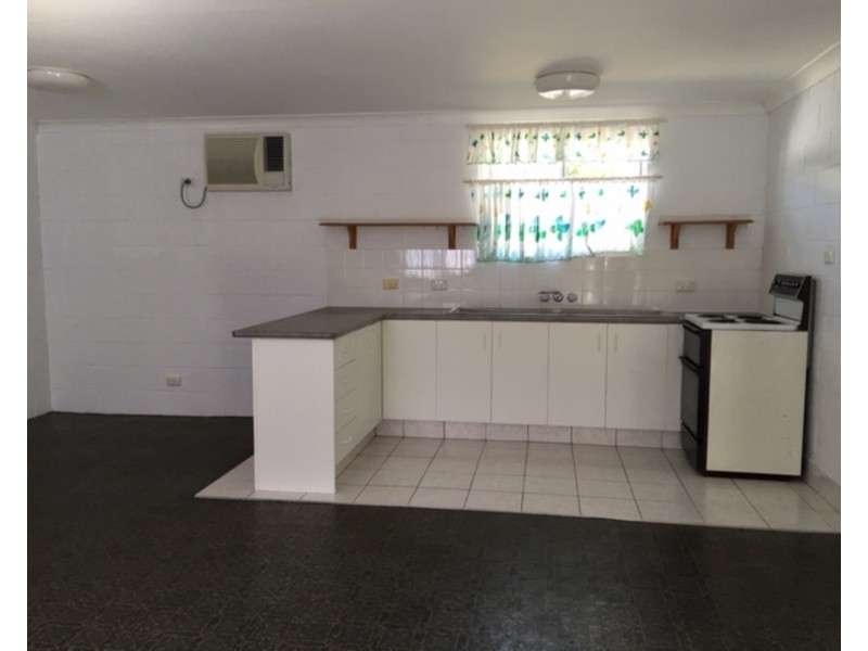 2/38 West King Street, Southport QLD 4215