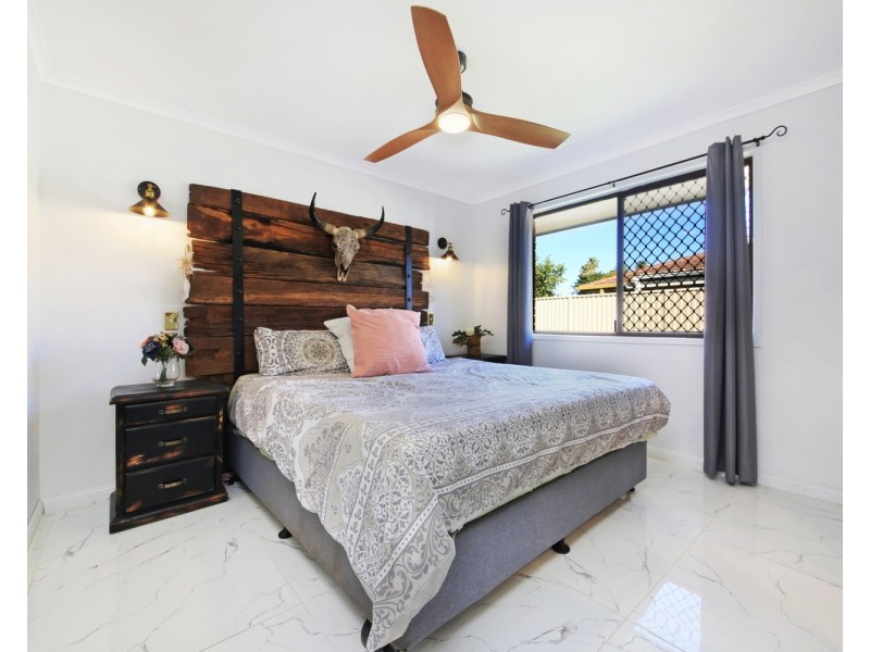 2/4 Elm Court, Labrador QLD 4215