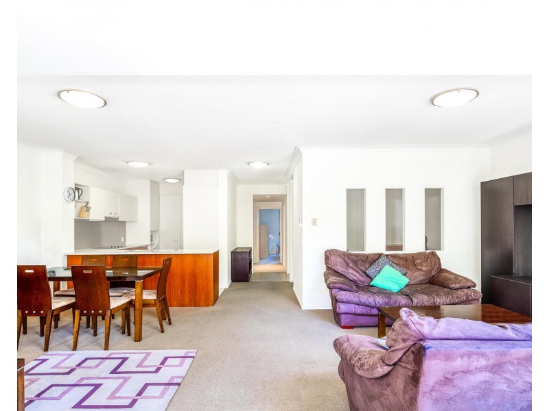 17/13 Bright Avenue, Labrador QLD 4215