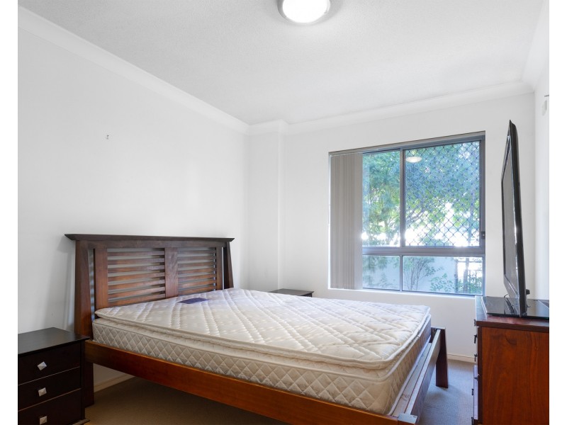 17/13 Bright Avenue, Labrador QLD 4215