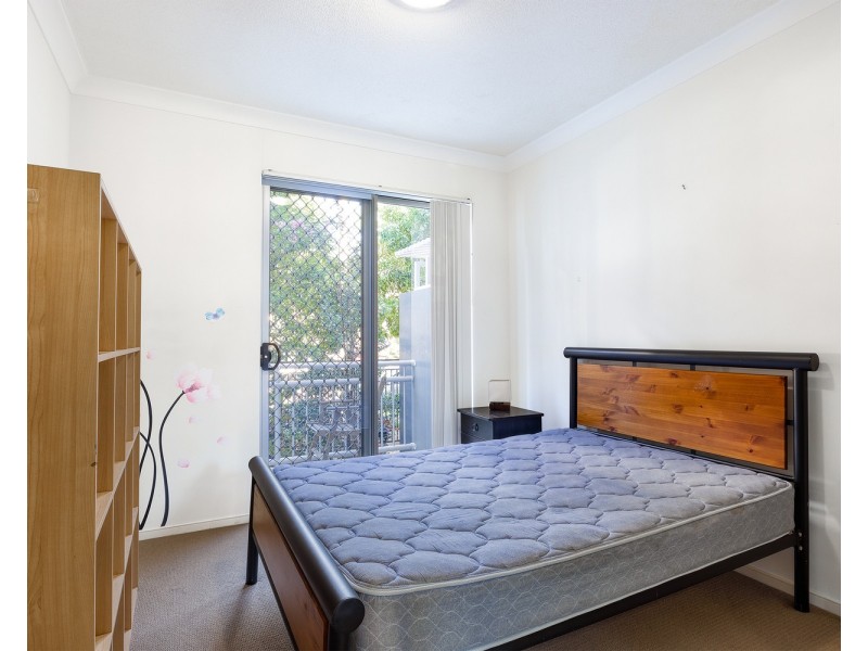 17/13 Bright Avenue, Labrador QLD 4215