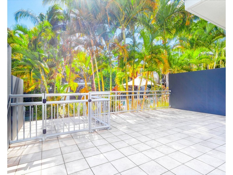17/13 Bright Avenue, Labrador QLD 4215