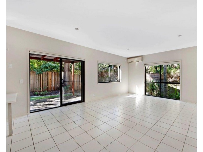 4/73-75 Benowa Road, Southport QLD 4215