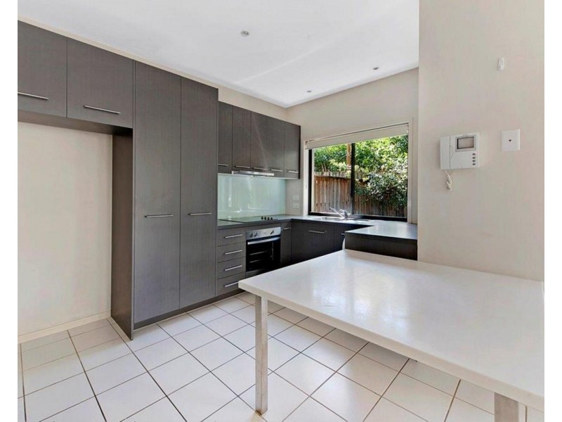 4/73-75 Benowa Road, Southport QLD 4215