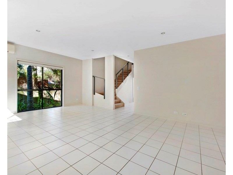 4/73-75 Benowa Road, Southport QLD 4215