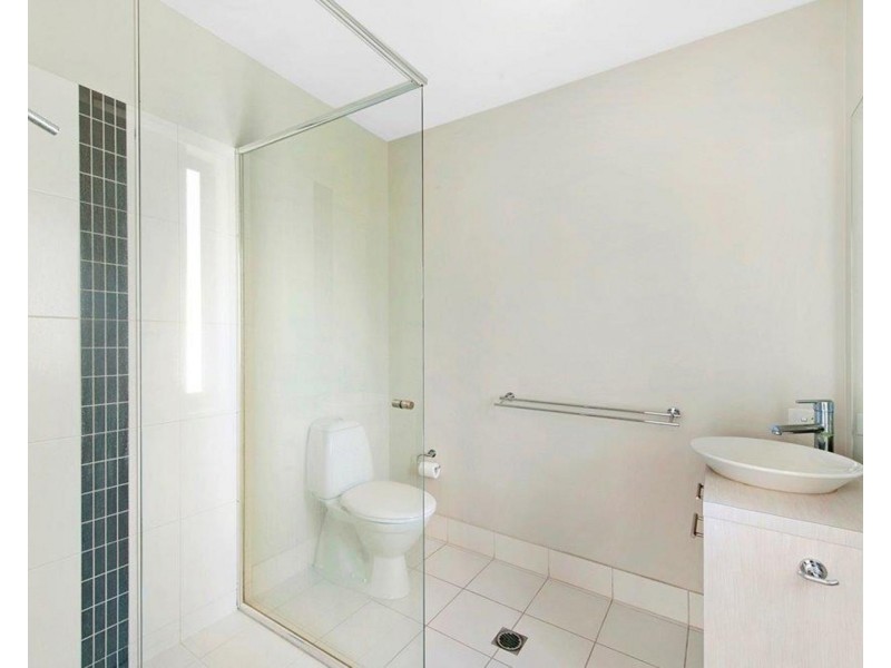 4/73-75 Benowa Road, Southport QLD 4215