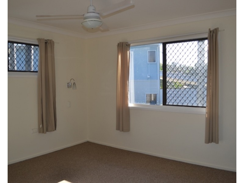 2a/2 Ellen Street, Southport QLD 4215