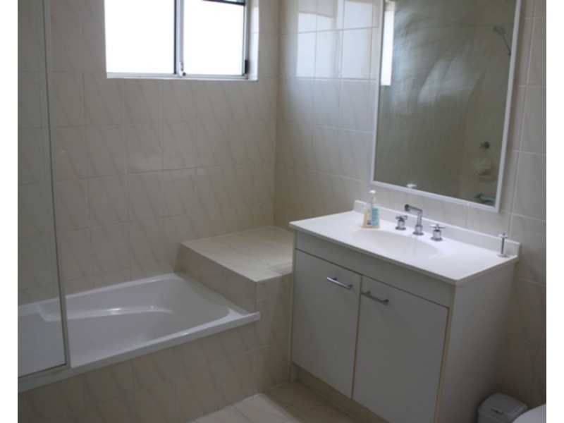 7/74 Pohlman Street, Southport QLD 4215