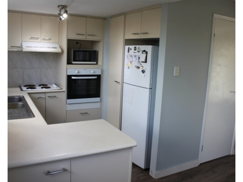 7/74 Pohlman Street, Southport QLD 4215