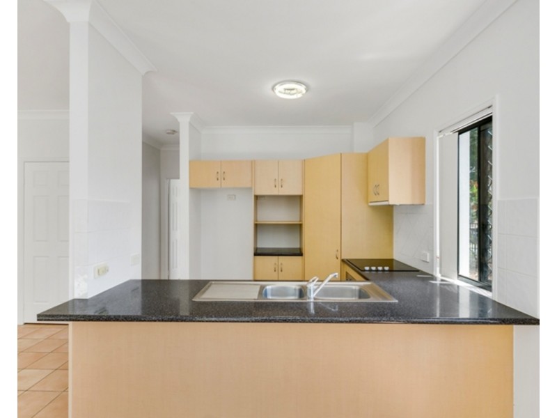 9/32 Blake Street, Southport QLD 4215