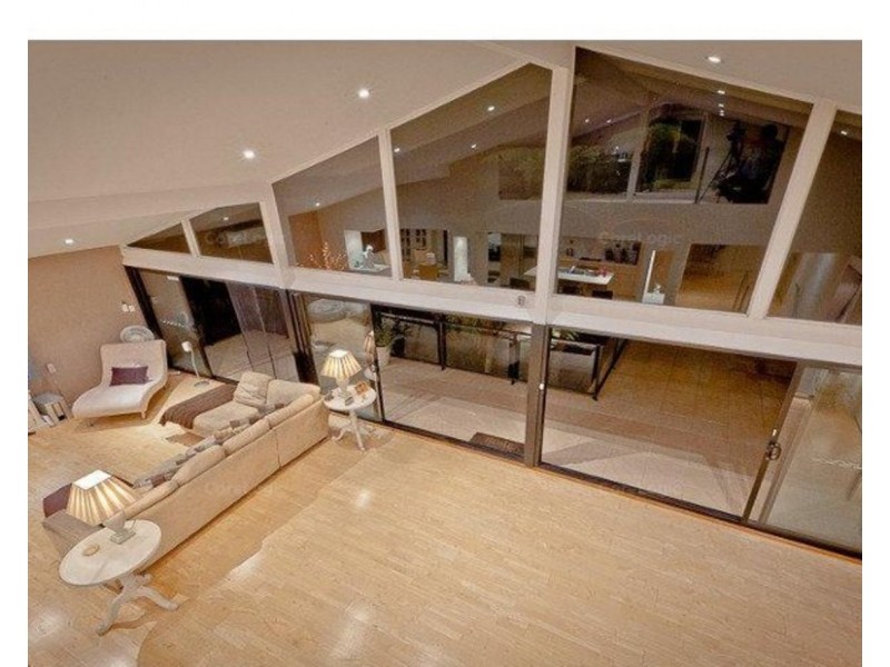 77 Ward Street, Southport QLD 4215