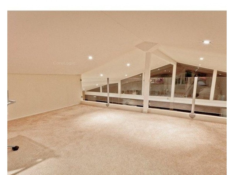 77 Ward Street, Southport QLD 4215