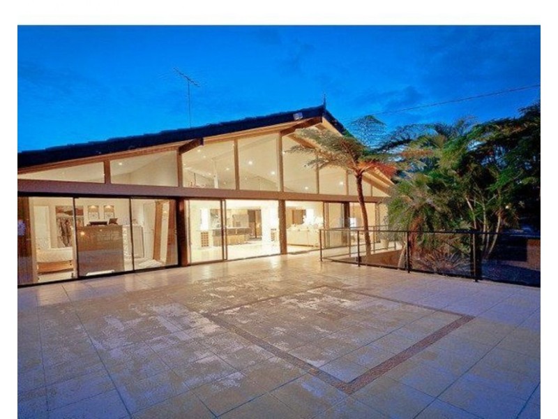 77 Ward Street, Southport QLD 4215