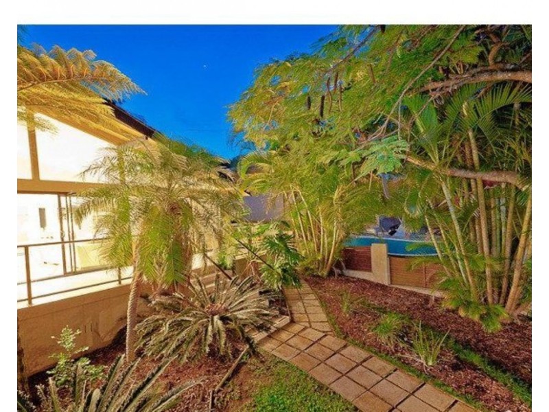 77 Ward Street, Southport QLD 4215