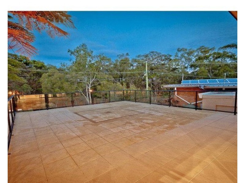 77 Ward Street, Southport QLD 4215