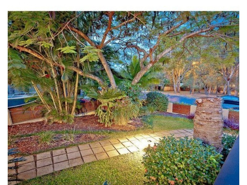 77 Ward Street, Southport QLD 4215