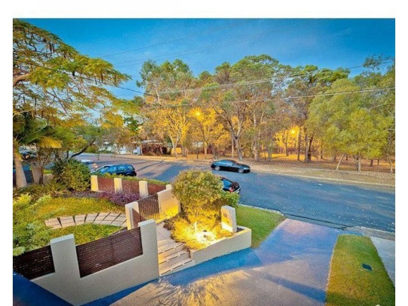 77 Ward Street, Southport QLD 4215