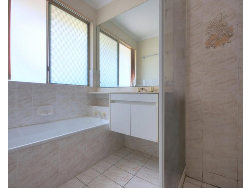 5 Cook Close, Southport QLD 4215