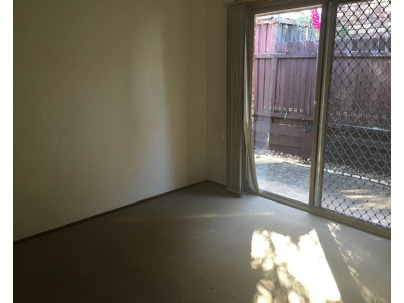 5 Cook Close, Southport QLD 4215