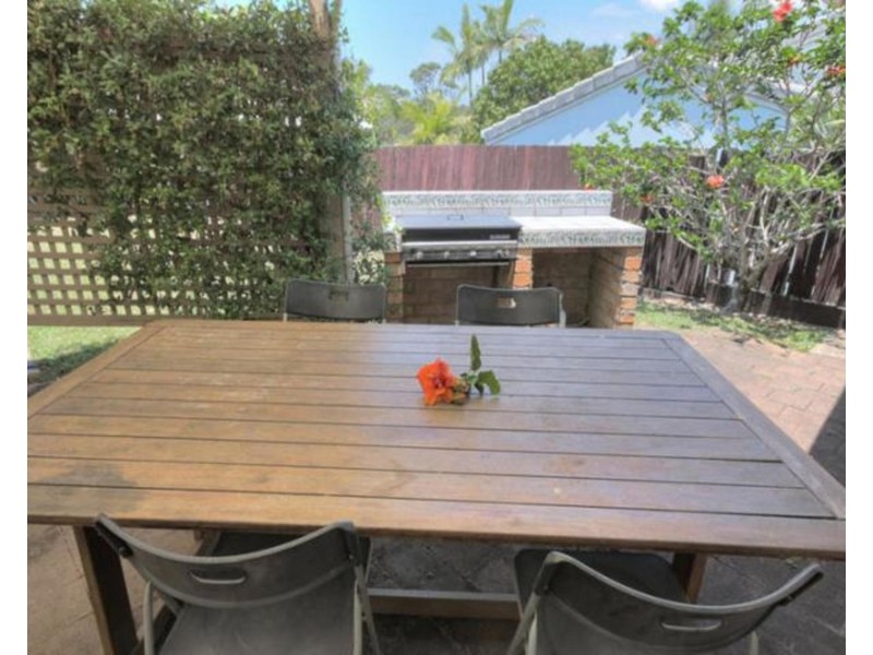 5 Cook Close, Southport QLD 4215