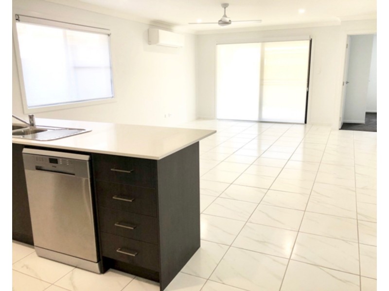 30 Aspen Way, Arundel QLD 4214