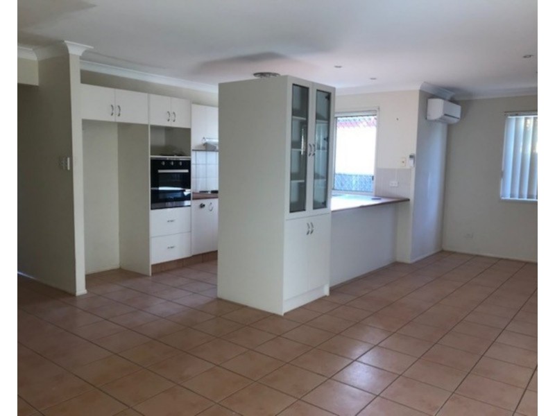 2/13 Jacqueline Avenue, Labrador QLD 4215